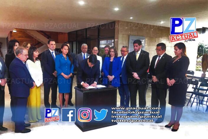 Firma Ley para brindar seguridad jurídica al derecho a huelga y sus procedimientos