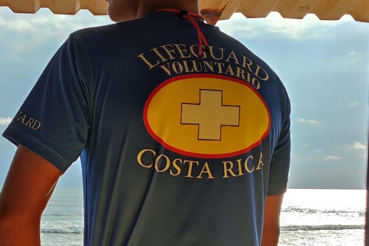 Hombre murió este martes en Playa Dominical