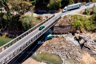 Imagen muestra fotografía de dron del puente La Palma, cerrarán ruta a Playa Dominical