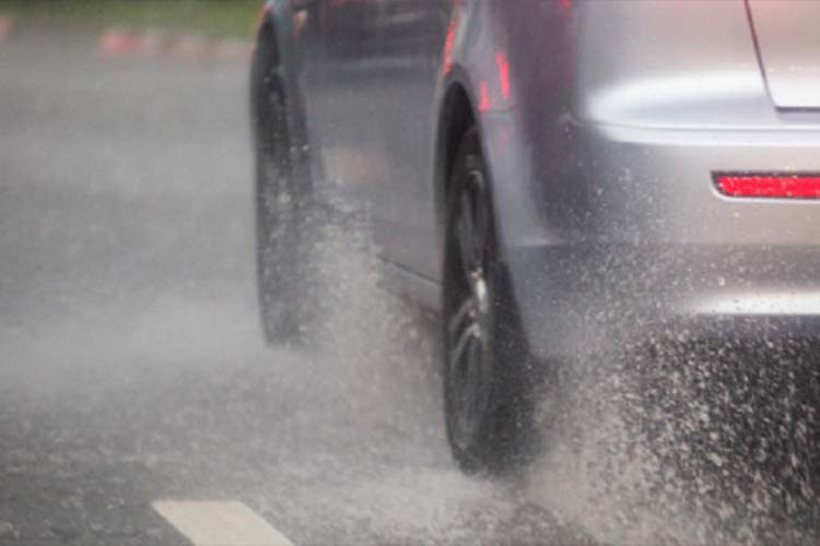 Prepárese y mantenga su vehículo en óptimas condiciones en esta temporada de lluvias