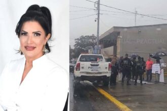 Imagen muestra a Margoth Rojas y presencia policial en las afueras de la Municipalidad.