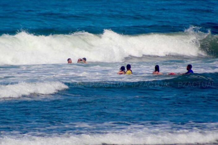 Imagen muestra rescate en el mar