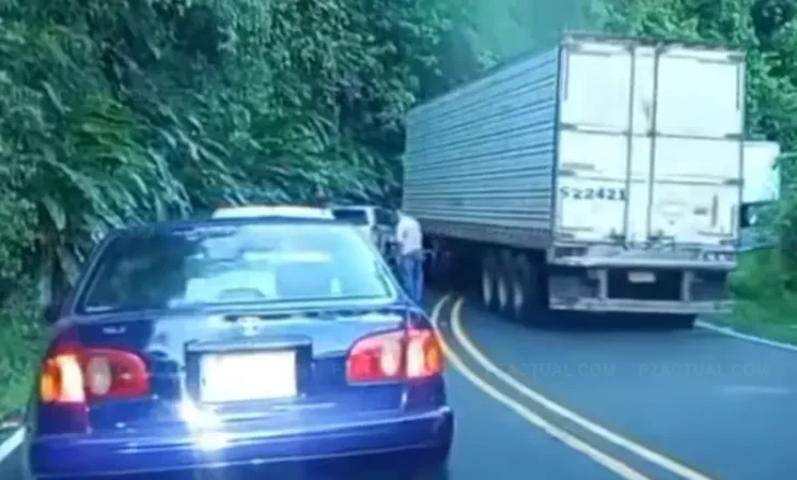 Imagen de trailer varado